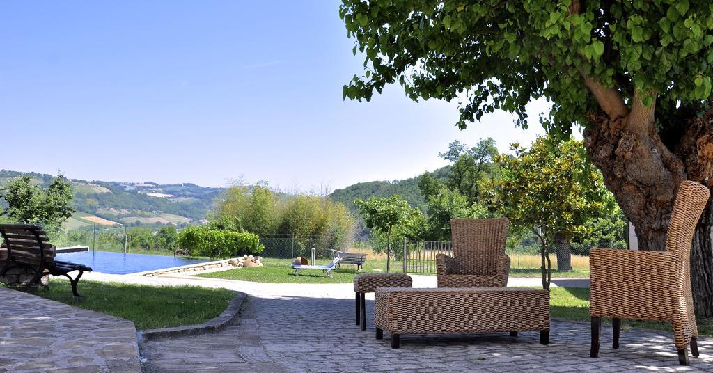 Hostal Tuttaterra Serra San Quirico Exterior foto