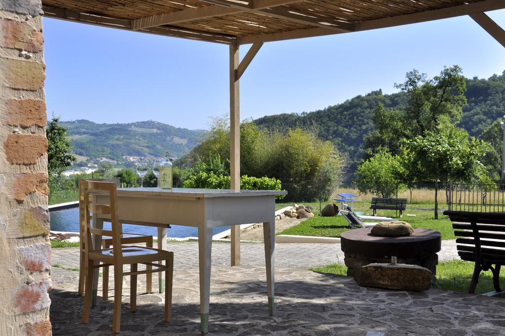 Hostal Tuttaterra Serra San Quirico Exterior foto