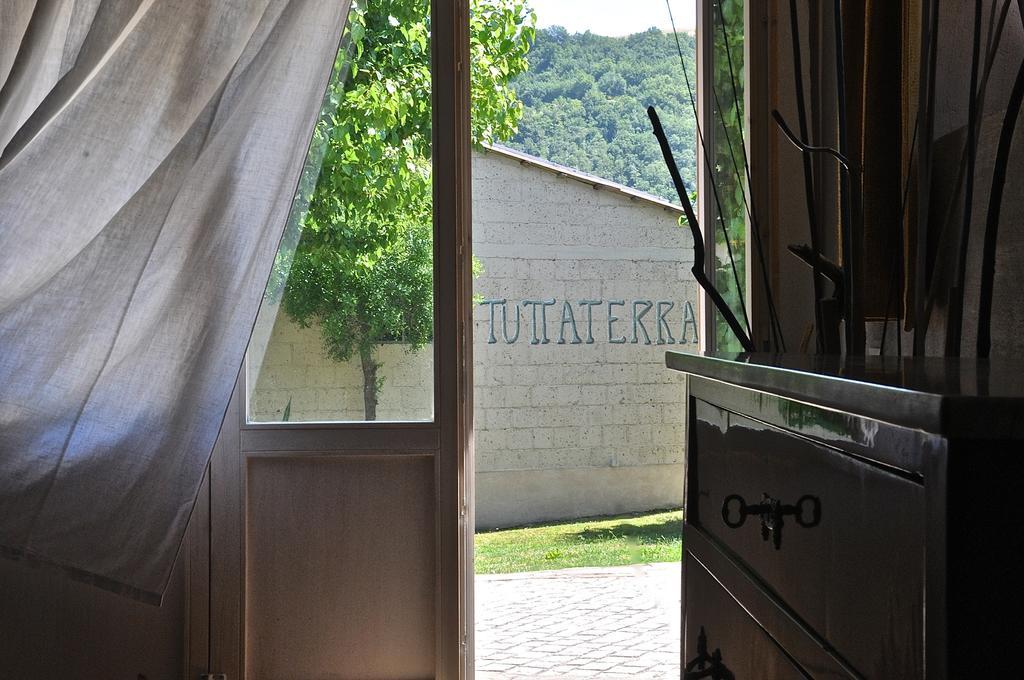 Hostal Tuttaterra Serra San Quirico Habitación foto