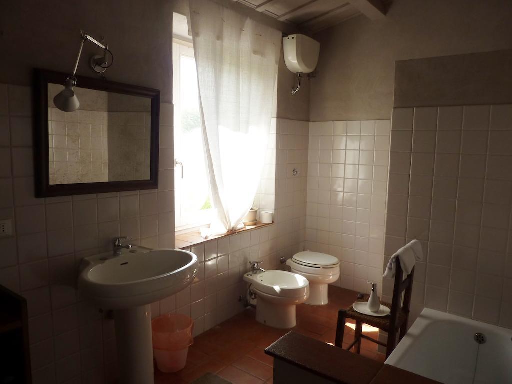 Hostal Tuttaterra Serra San Quirico Habitación foto