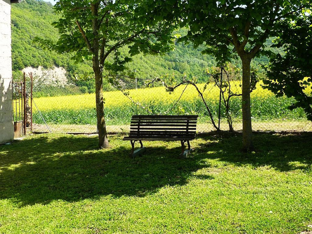 Hostal Tuttaterra Serra San Quirico Exterior foto