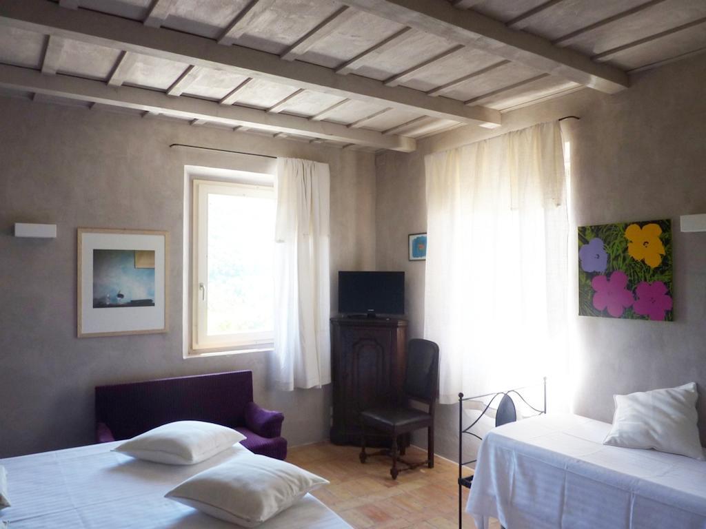 Hostal Tuttaterra Serra San Quirico Habitación foto