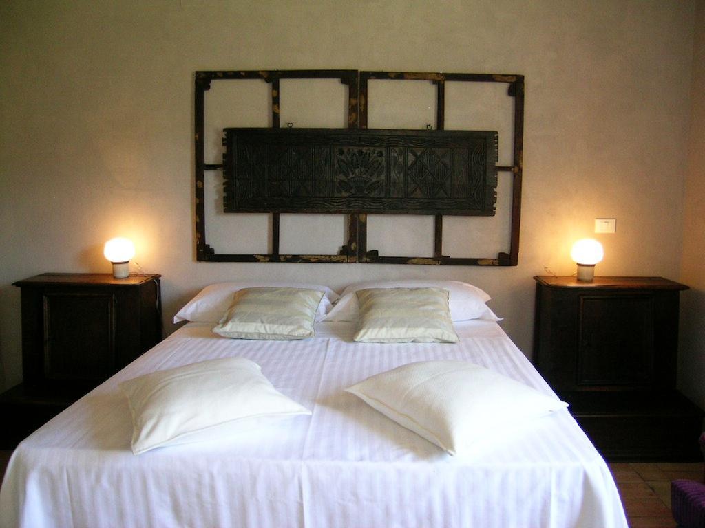 Hostal Tuttaterra Serra San Quirico Habitación foto