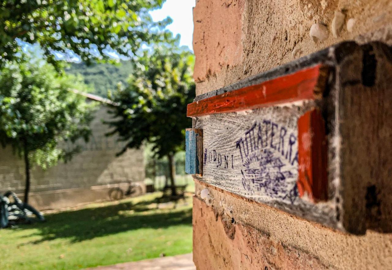 Hostal Tuttaterra Serra San Quirico Exterior foto